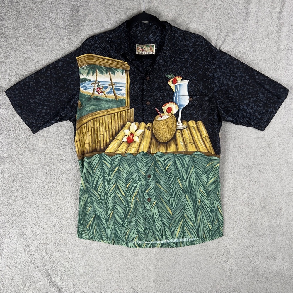 Tori Richard Hawaiian‎ Button Up Shirt Men's M Pina Colada Cocktails Aloha Beach